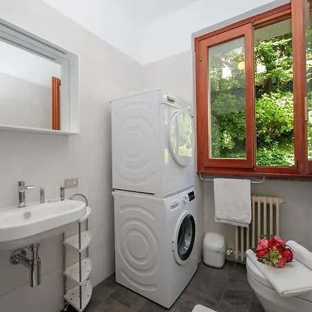 Sleeps 8 *