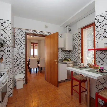 Sleeps 8 Apartment
