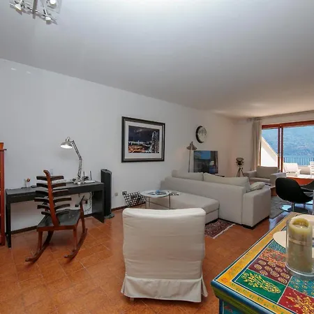 Sleeps 8 Apartment Menaggio